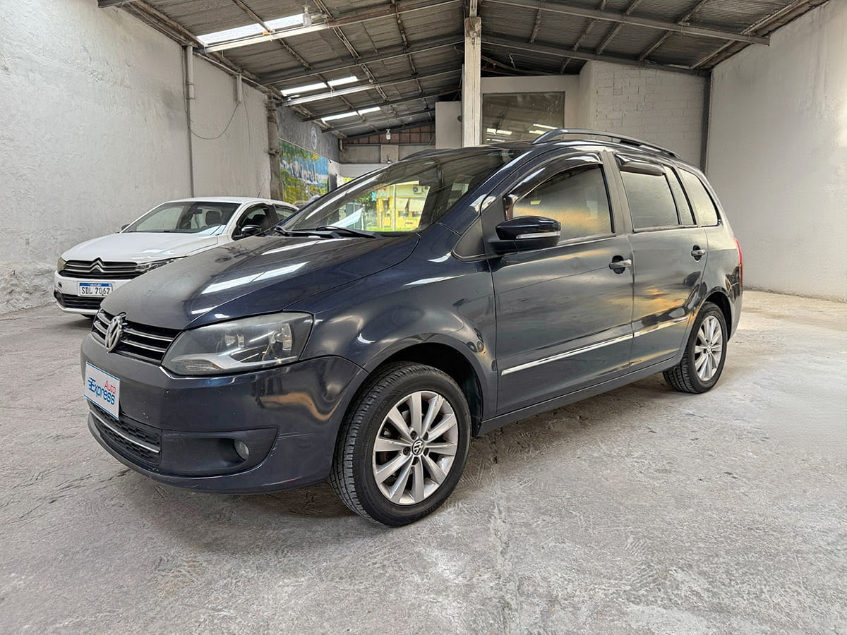 VW Suran 2011 negro
